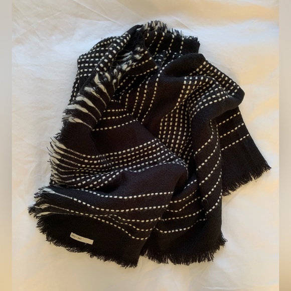 OAK+FORT Large Warm Scarf - Picture 5 of 5